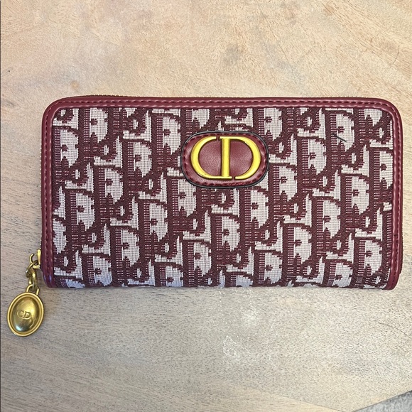 Handbags - Burgundy and gold zippy wallet